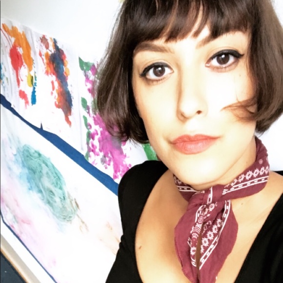 Meet your Posher, Holly - Picture 1 of 1